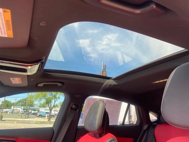 Used 2025 Mercedes-Benz GLC 300 4MATIC image 19