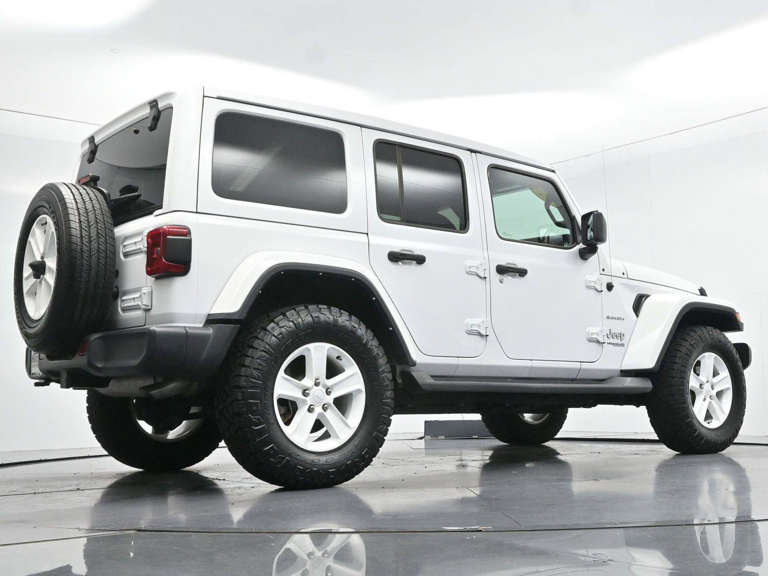 Used 2022 Jeep Wrangler Unlimited Sahara w/ LED Lighting Group AWD/4WD image 52
