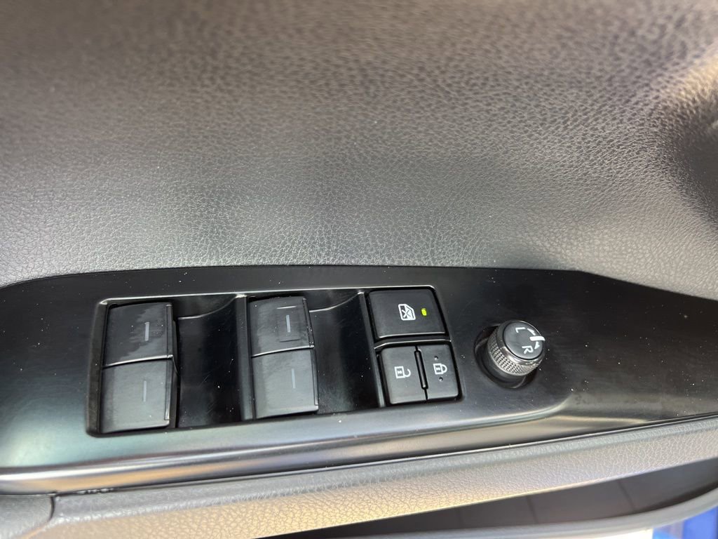 Used 2025 Toyota Camry LE w/ Convenience Package image 24