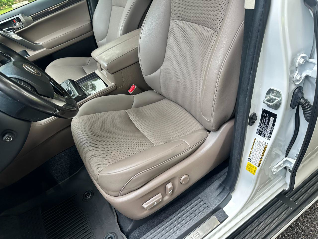 Used 2023 Lexus GX 460 Premium w/ Premium Package AWD/4WD image 13