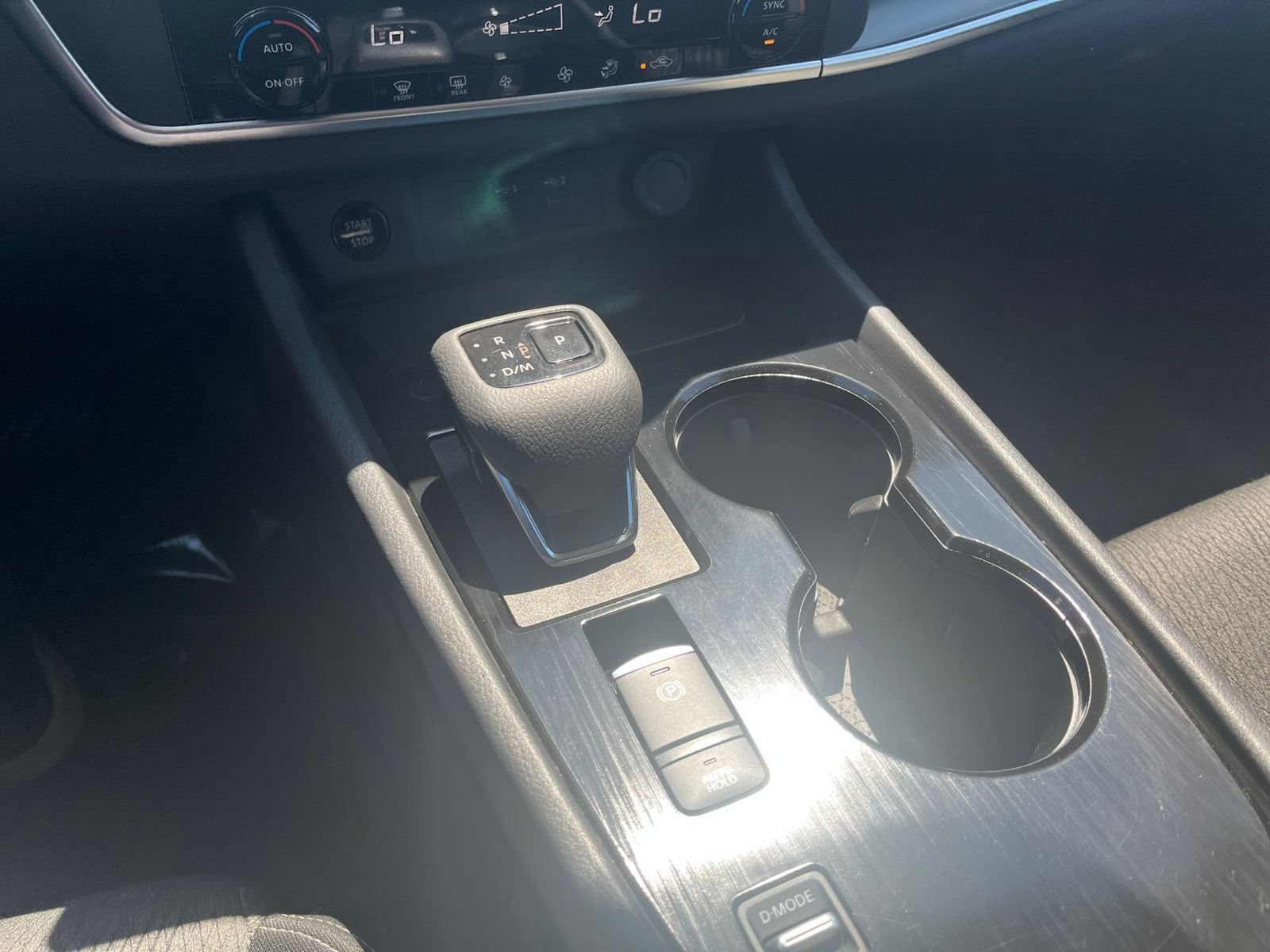 Used 2025 Nissan Rogue SV FWD image 43