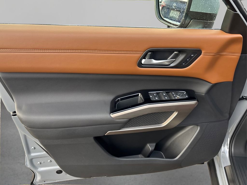 New 2025 Nissan Pathfinder Platinum w/ Lighting Package (N92) image 26