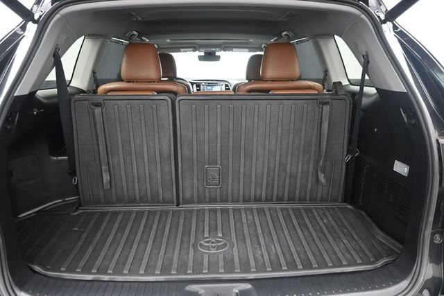 Used 2019 Toyota Highlander Limited FWD image 36