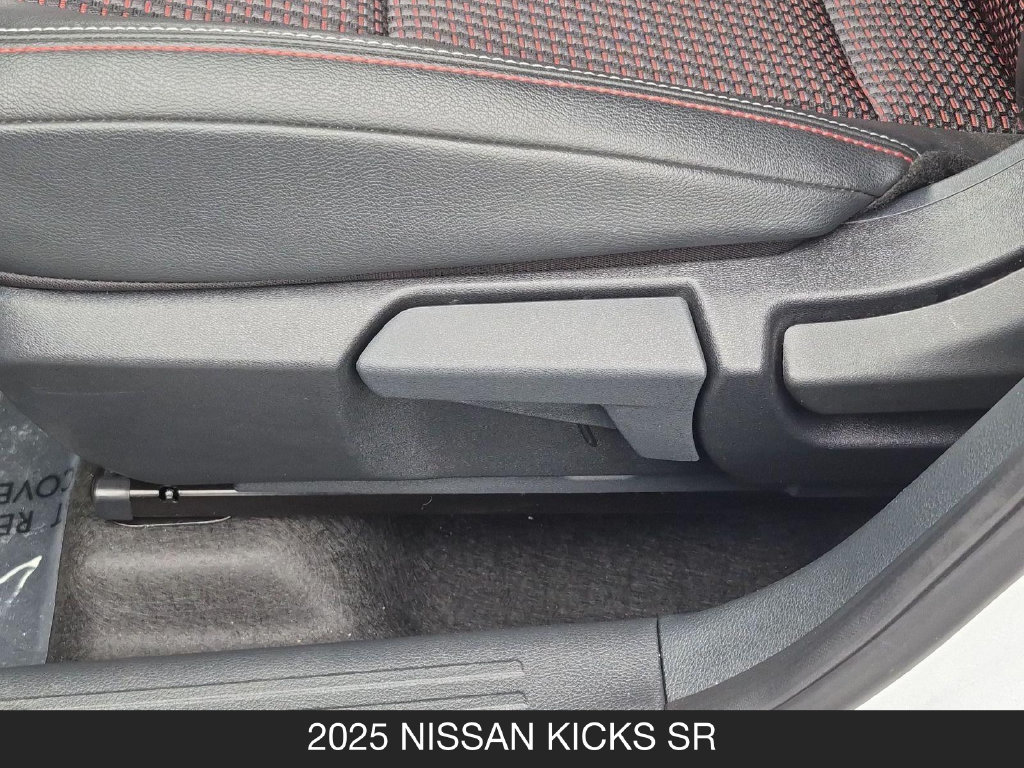 Certified 2025 Nissan Kicks SR FWD image 15