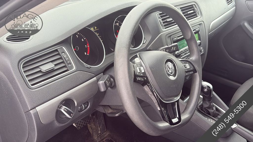 Used 2015 Volkswagen Jetta SE image 9