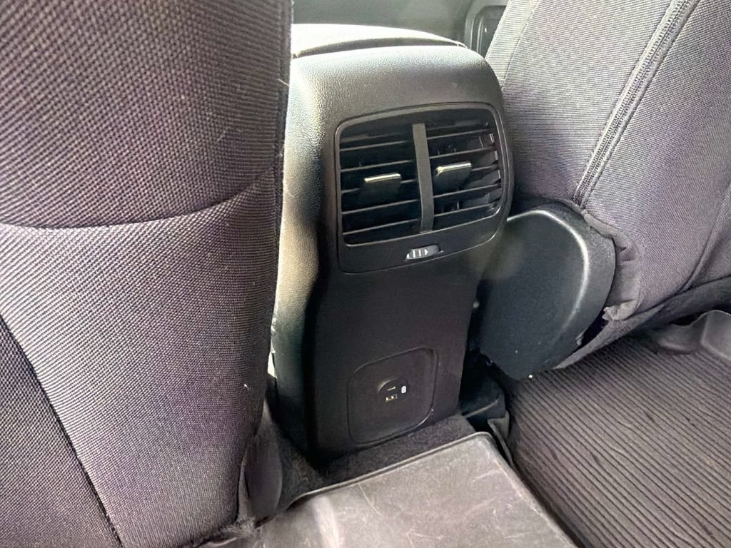 Used 2022 Ford Escape SE w/ Convenience Package FWD image 17
