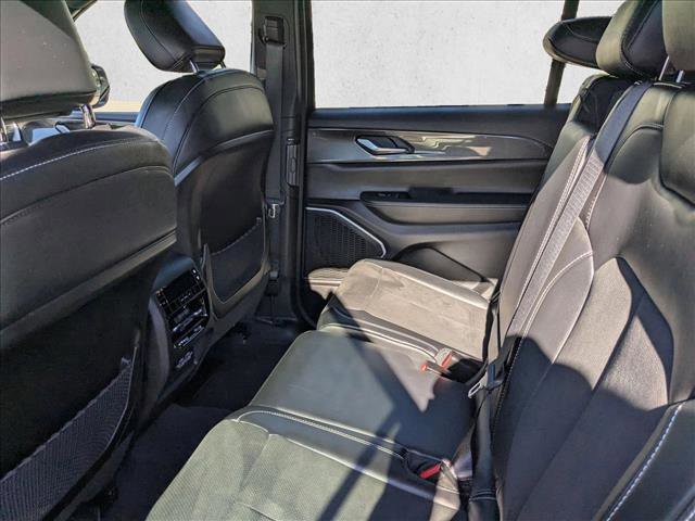 Used 2022 Jeep Grand Cherokee L Laredo image 17