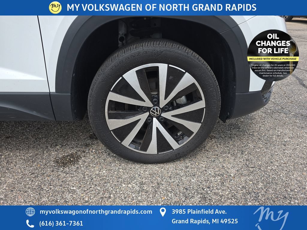 Used 2023 Volkswagen Taos SE FWD image 32