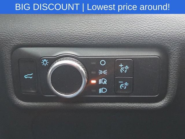 Used 2023 Ford Explorer XLT AWD/4WD image 28