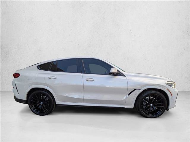 Used 2022 BMW X6 xDrive40i w/ Executive Package image 4