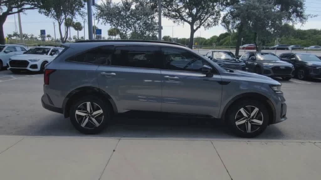 Used 2023 Kia Sorento S w/ Panoramic Sunroof Package FWD image 9