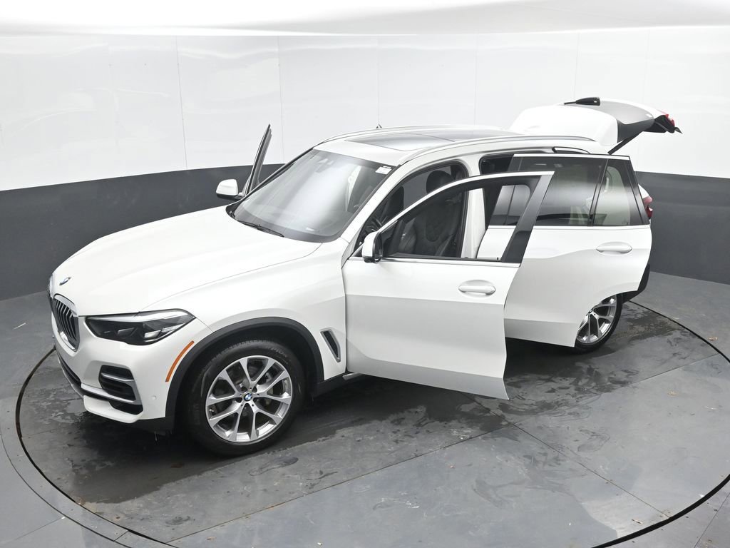 Used 2023 BMW X5 xDrive40i w/ Premium Package AWD/4WD image 55