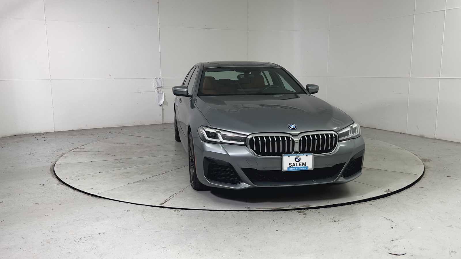 Used 2023 BMW 530e w/ M Sport Package image 7