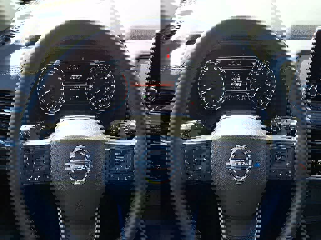 Used 2025 Nissan Rogue SV image 16