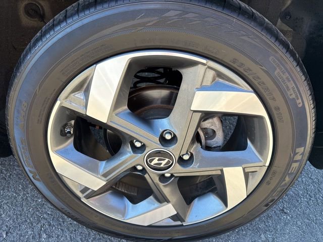 Certified 2023 Hyundai Venue SEL image 11