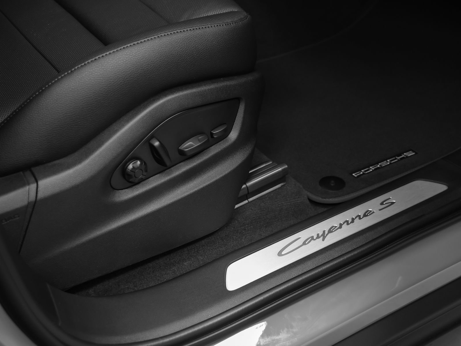 New 2026 Porsche Cayenne S AWD/4WD image 21