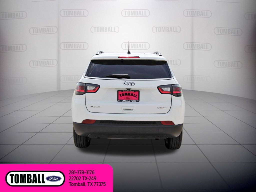 Used 2024 Jeep Compass Latitude w/ Sun and Sound Group AWD/4WD image 7