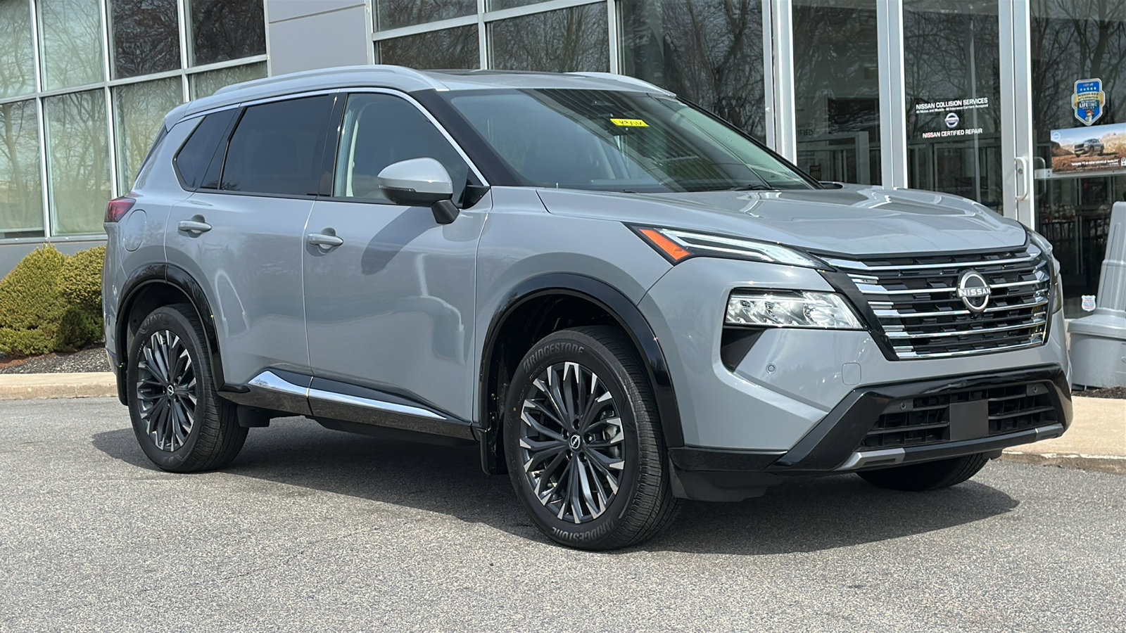 Certified 2025 Nissan Rogue Platinum image 2