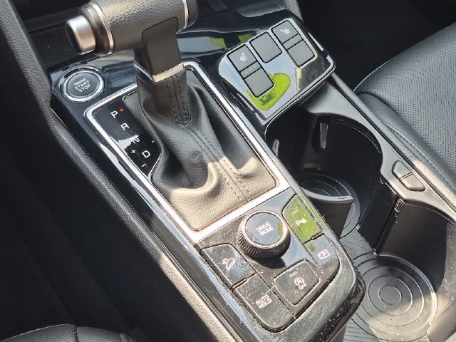 Used 2025 Kia Sportage EX FWD image 19
