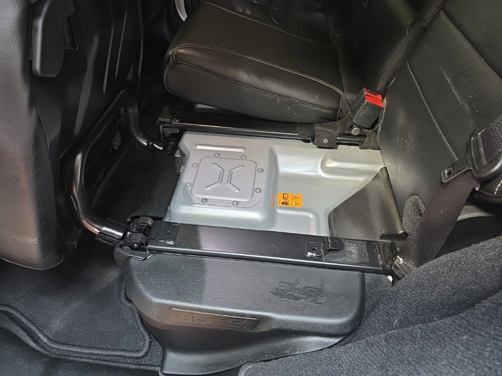 Used 2022 Jeep Wrangler Unlimited Sahara 4xe image 21