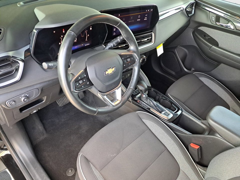 Certified 2024 Chevrolet TrailBlazer LT w/ LT Cold Weather Package FWD image 10