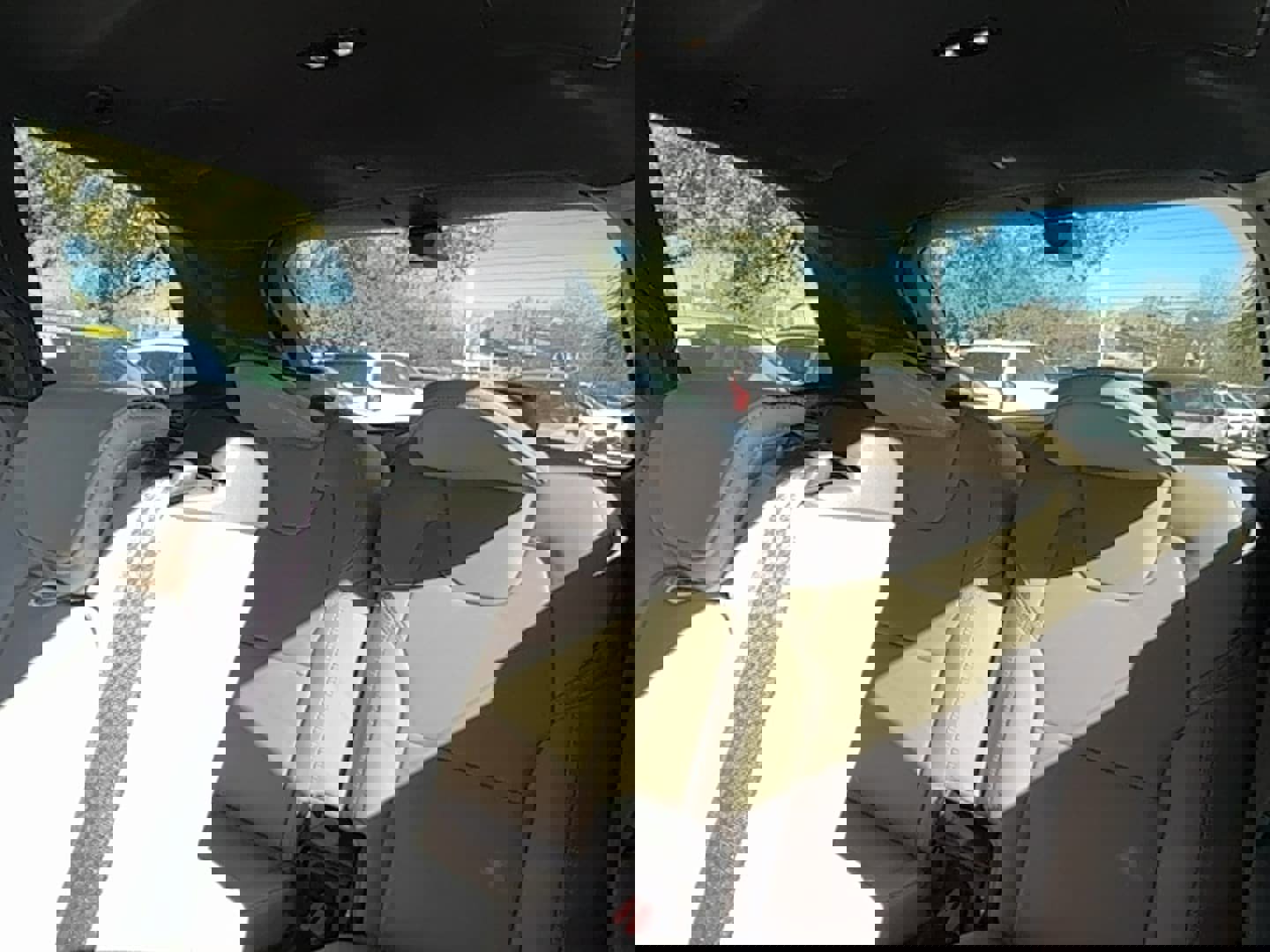 New 2026 Volvo XC90 T8 Ultra w/ Lounge Package image 16