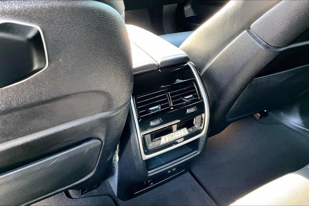 Used 2024 BMW X5 M60i AWD/4WD image 33
