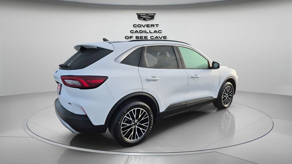 Used 2023 Ford Escape SE image 9