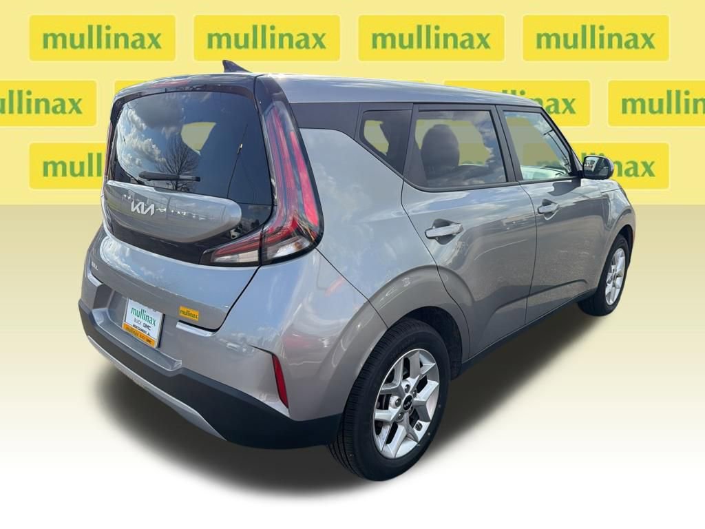 Used 2025 Kia Soul LX w/ LX Technology Package image 9