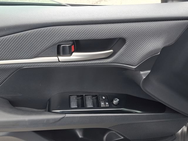 Used 2025 Toyota Camry SE FWD image 12
