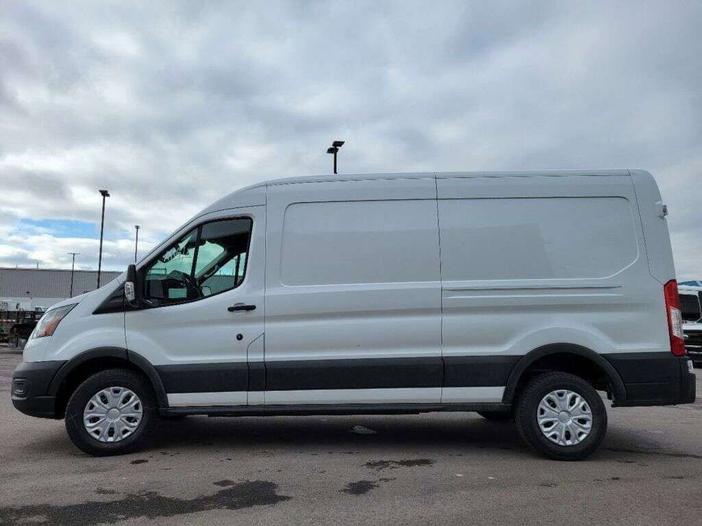 Used 2023 Ford E-Transit Medium Roof w/ Interior Upgrade Package image 10