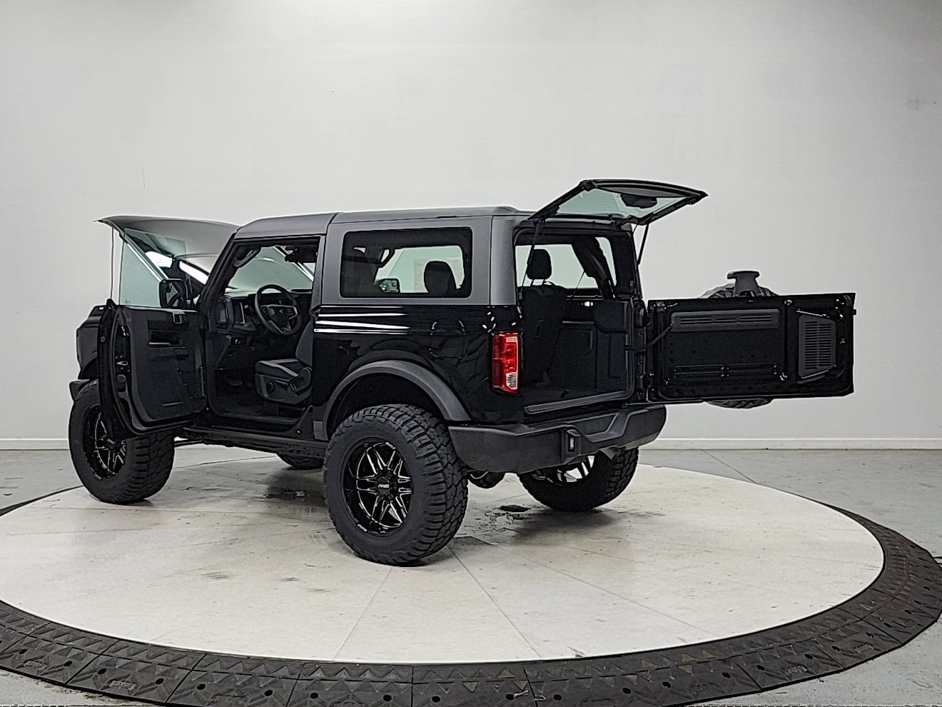 New 2026 Ford Bronco 2-Door AWD/4WD image 13