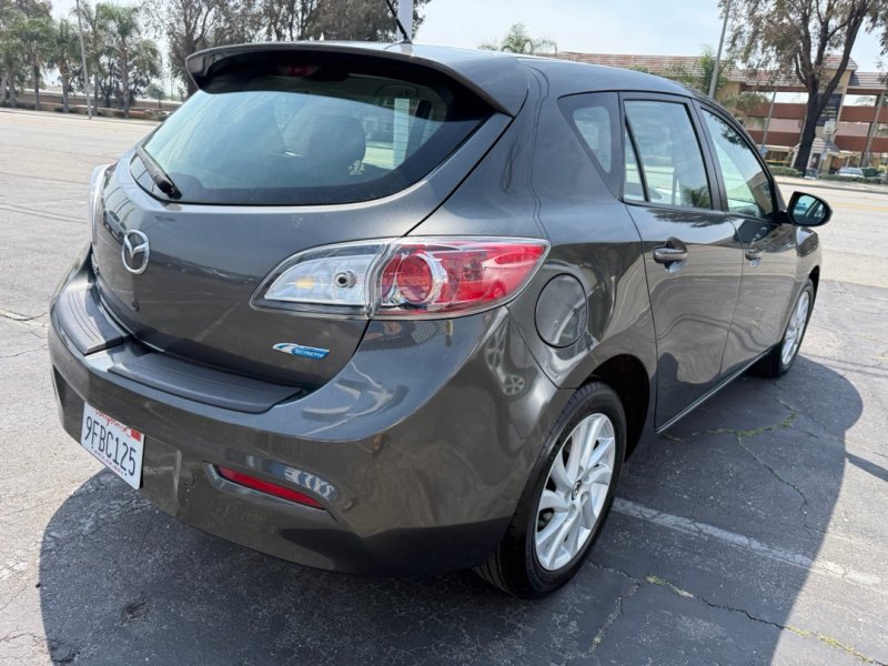 Used 2013 MAZDA MAZDA3 i Touring FWD image 8