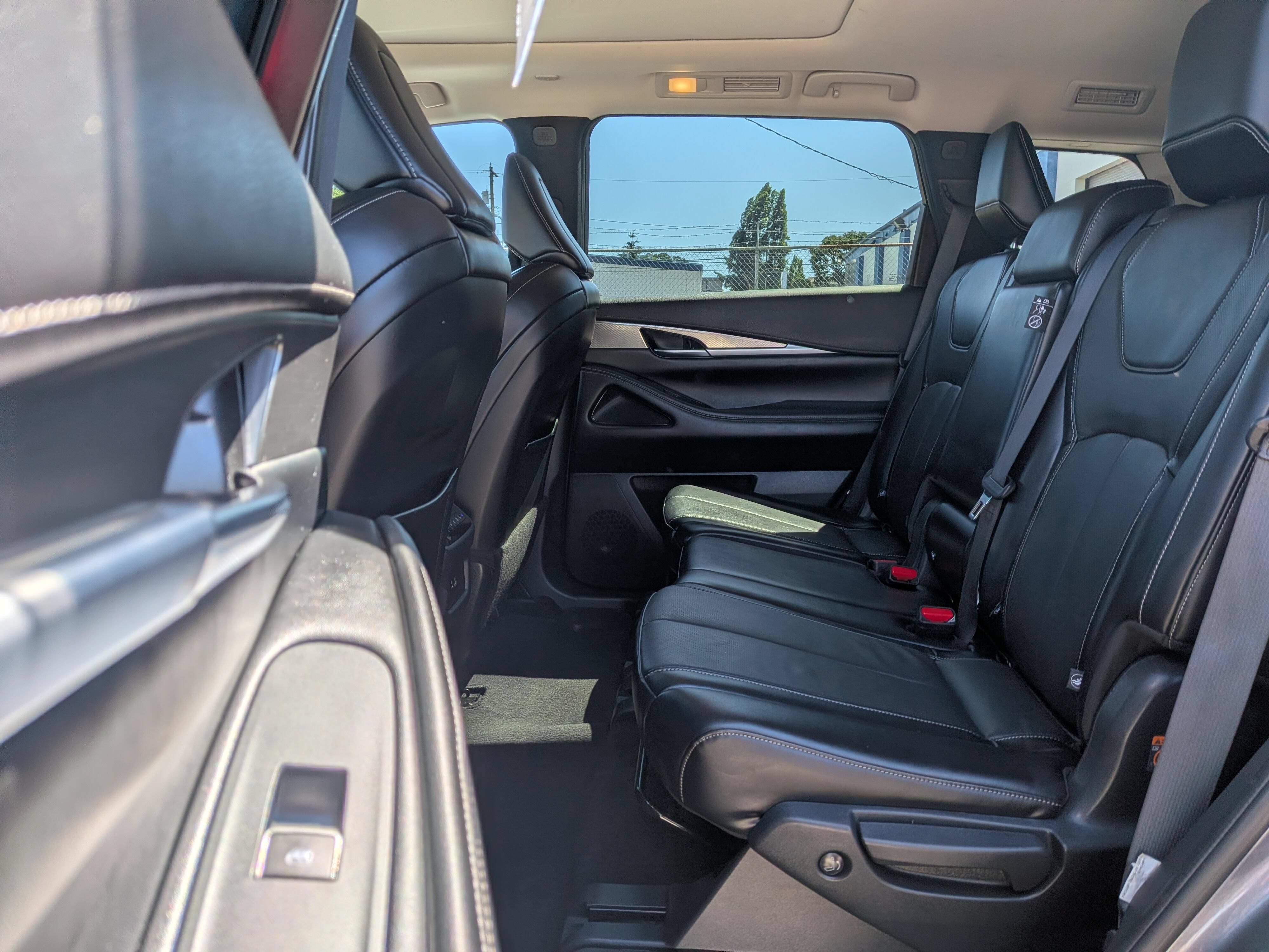 Used 2025 INFINITI QX60 Luxe AWD/4WD image 6