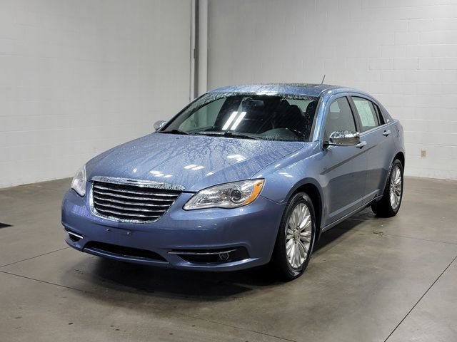 Used 2011 Chrysler 200 Limited image 2