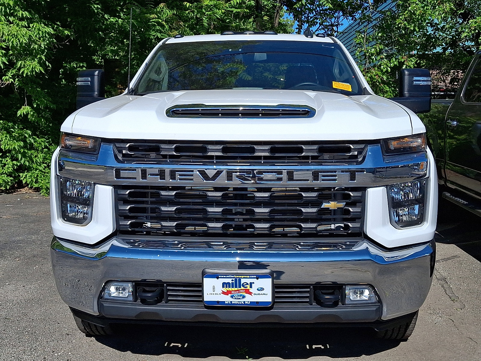 Used 2023 Chevrolet Silverado 2500 LT w/ Convenience Package AWD/4WD image 2