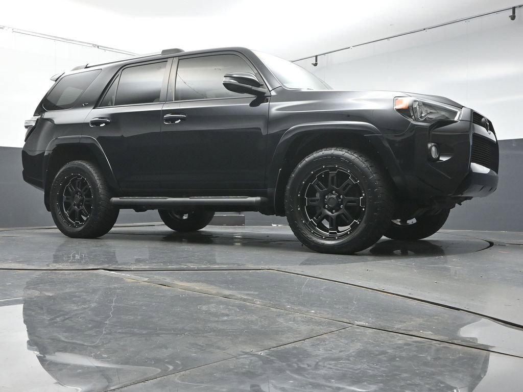 Used 2019 Toyota 4Runner SR5 Premium AWD/4WD image 39