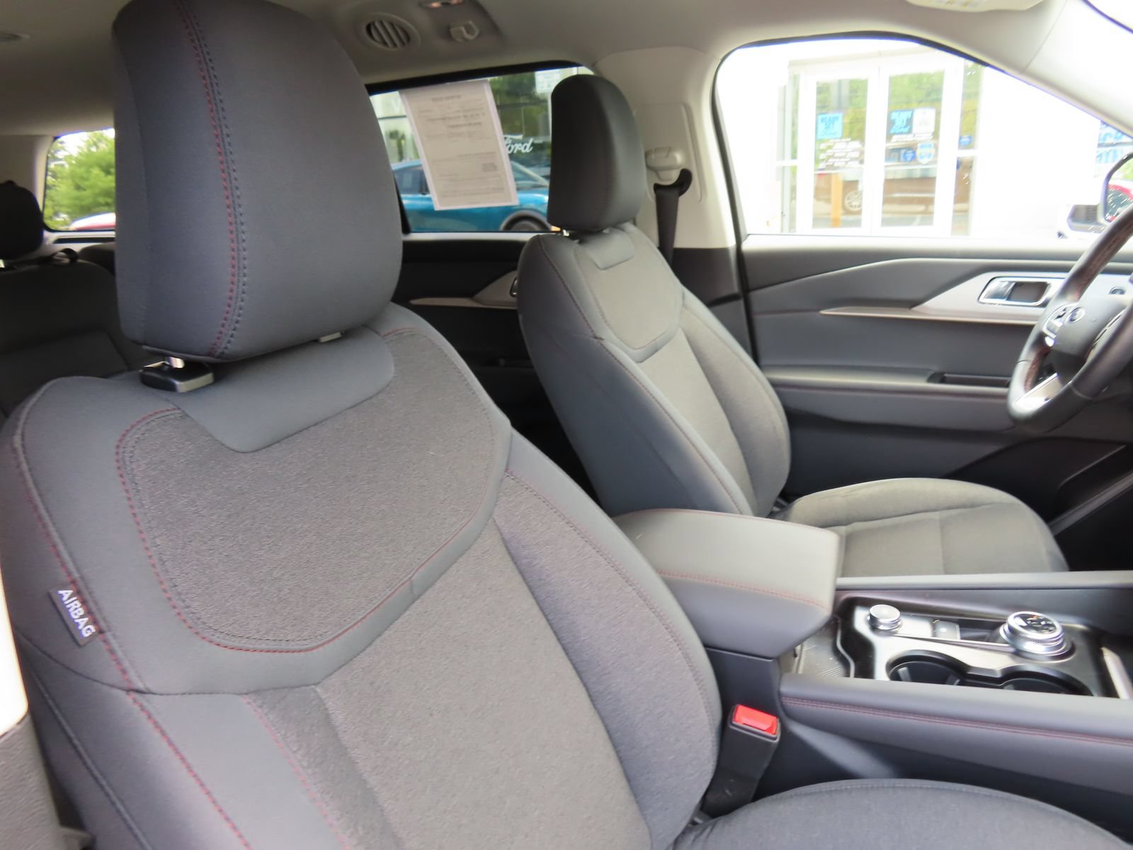 Certified 2025 Ford Explorer Active AWD/4WD image 38