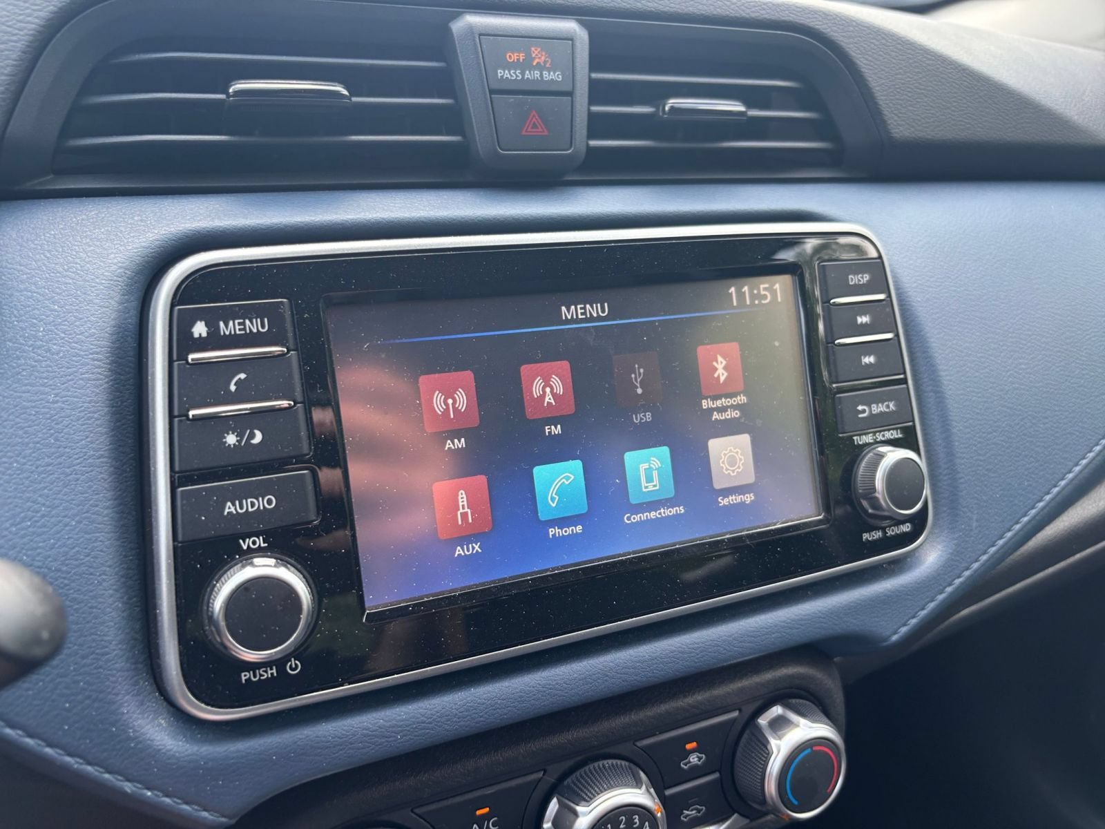 Used 2025 Nissan Versa SV FWD image 17