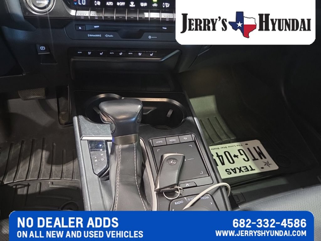 Used 2019 Lexus UX 200 w/ Premium Package FWD image 12