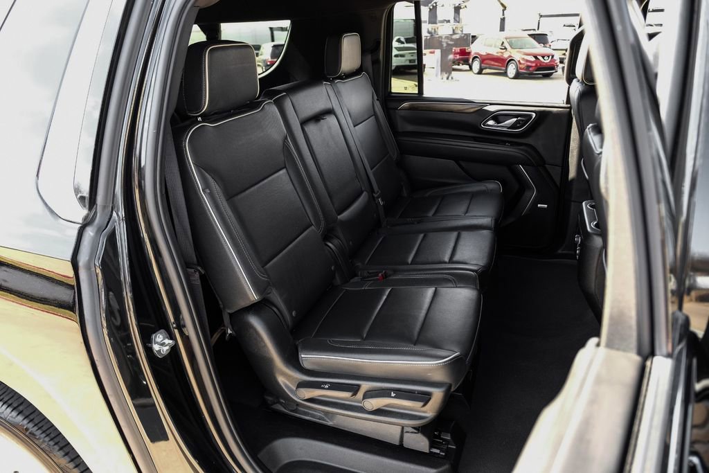 Used 2024 Chevrolet Suburban Premier image 37