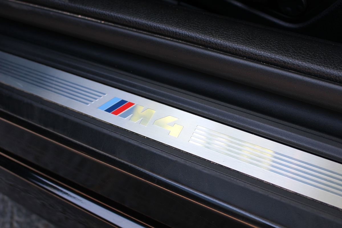 Used 2015 BMW M4 Convertible RWD image 12