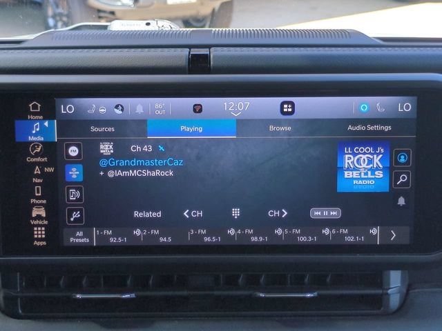 Used 2024 Jeep Wrangler Unlimited Sahara w/ Technology Group AWD/4WD image 18