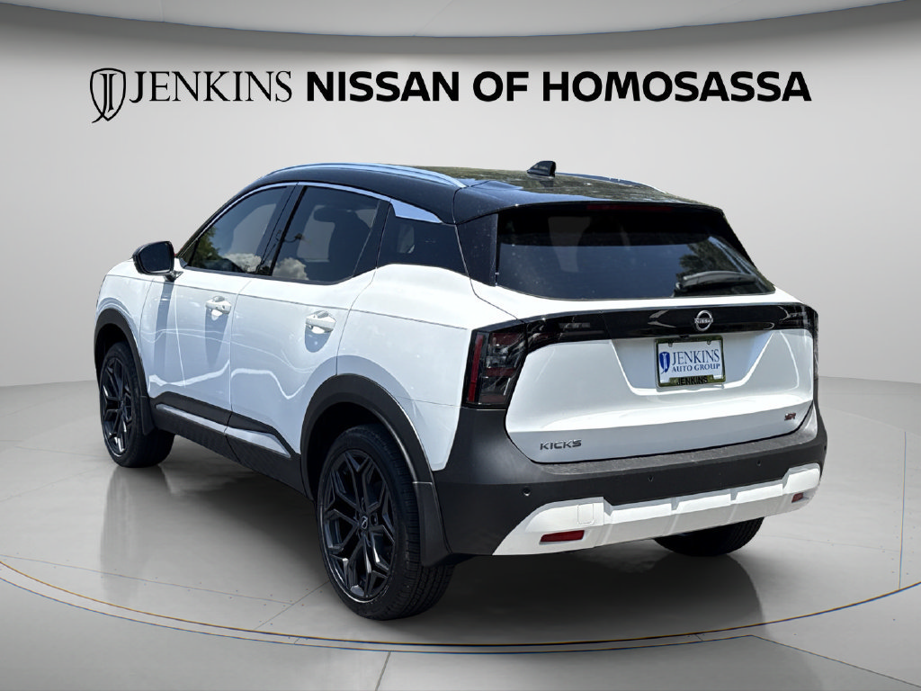 New 2026 Nissan Kicks SR FWD image 6