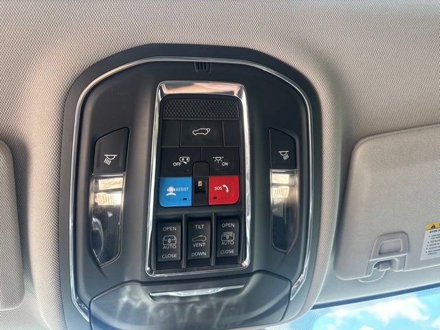 Certified 2023 Jeep Grand Cherokee L Limited AWD/4WD image 16