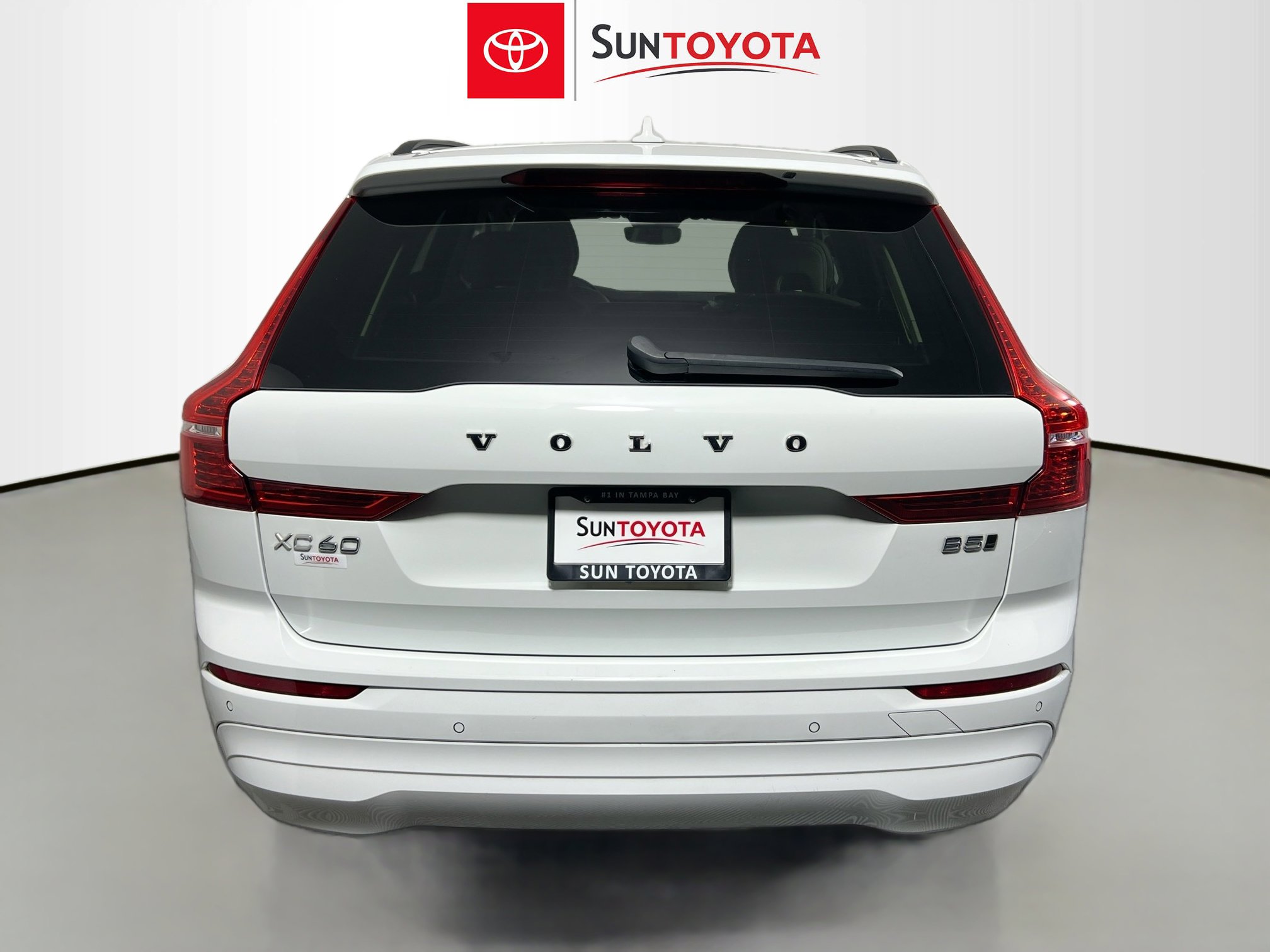 Used 2022 Volvo XC60 B5 Momentum image 5