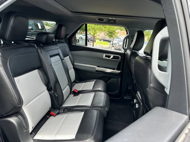 Used 2022 Ford Explorer XLT w/ Equipment Group 202A RWD image 28