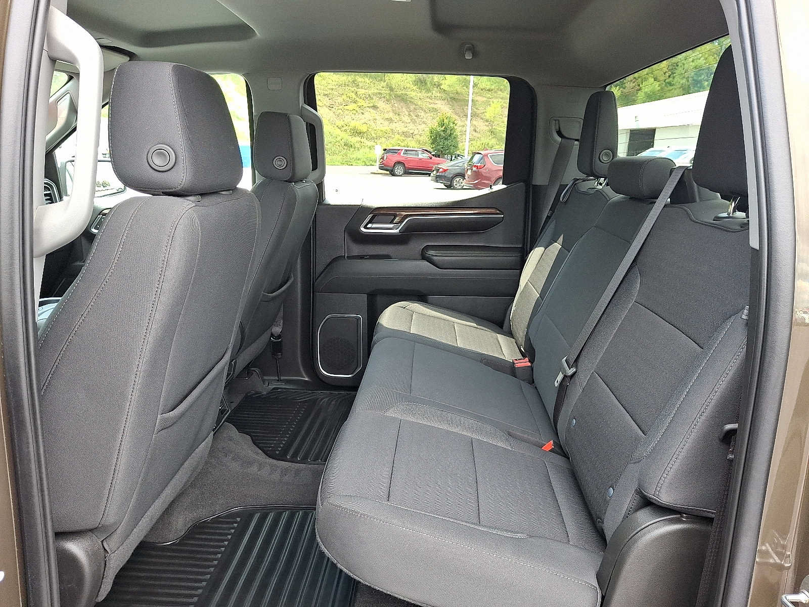 Used 2023 Chevrolet Silverado 1500 LT AWD/4WD image 10