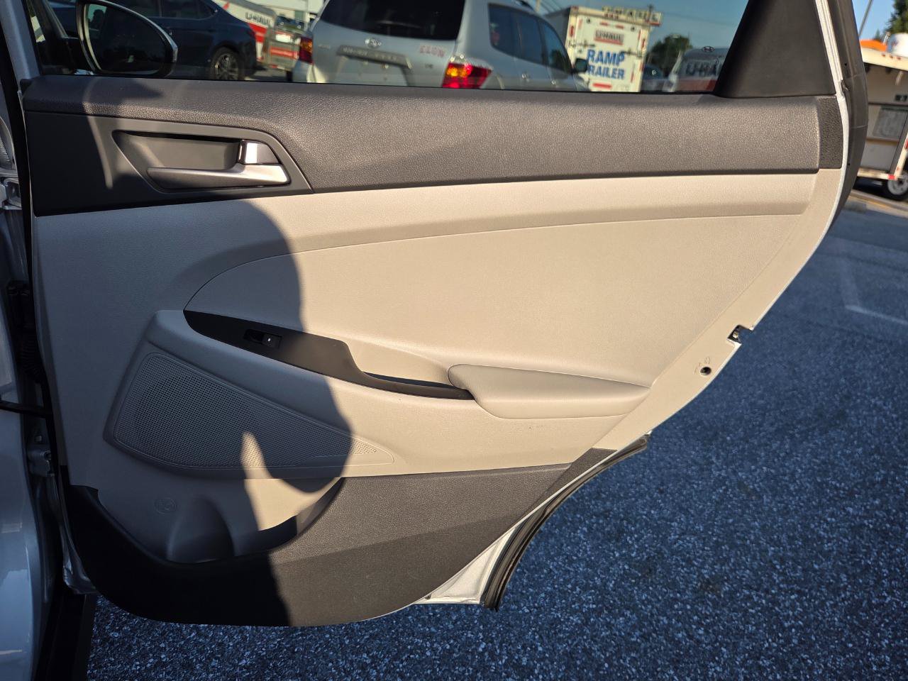 Used 2018 Hyundai Tucson SE FWD image 33
