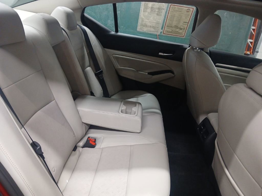 Used 2024 Nissan Altima 2.5 SL image 11